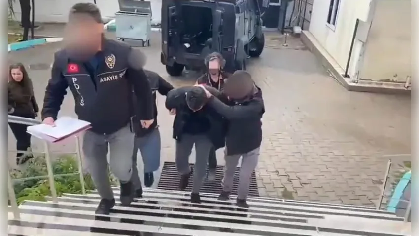 Evine gelen misafiri öldürdü haberinin görseli