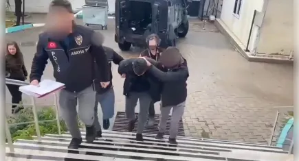 Evine gelen misafiri öldürdü