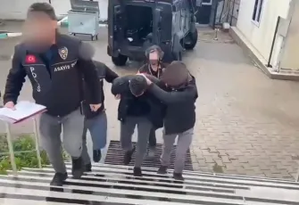 Evine gelen misafiri öldürdü