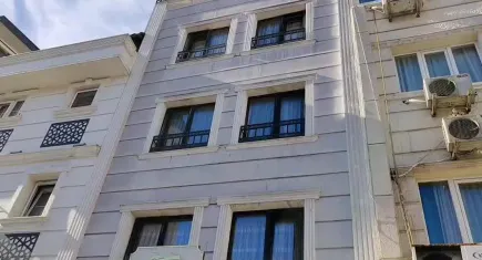 Fatih’te otelde kalan 3 turistin hastanede tedavisi sürüyor: Otelde damacana suyu tüketmişler