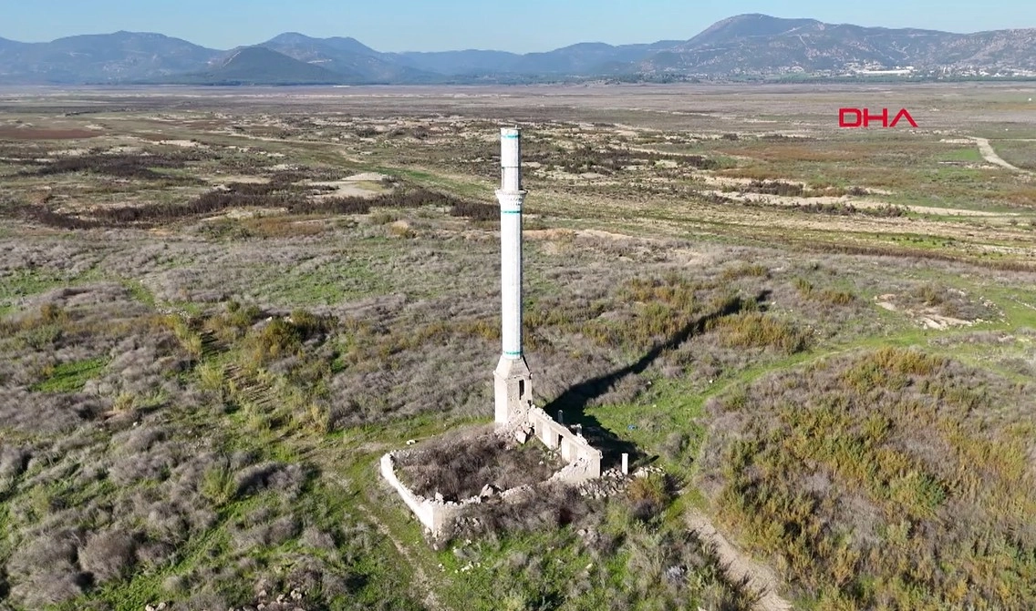 İzmir&#039;de planlı su kesintileri 30 Kasım&#039;a uzatıldı başlıklı video haberin görseli