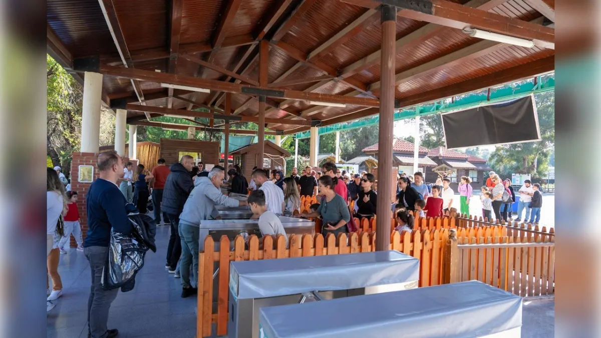 İzmirlilerden Doğal Yaşam Parkı’na yoğun ilgi  haberinin görseli