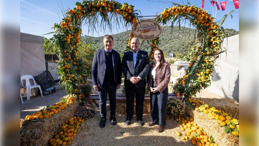 Mandalinanın Başkentinde Festival Coşkusu: Cemil Tugay Gümüldür Özdere Mandalina Festivali’ne Katıldı