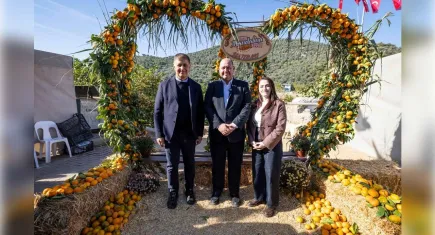 Mandalinanın Başkentinde Festival Coşkusu: Cemil Tugay Gümüldür Özdere Mandalina Festivali’ne Katıldı
