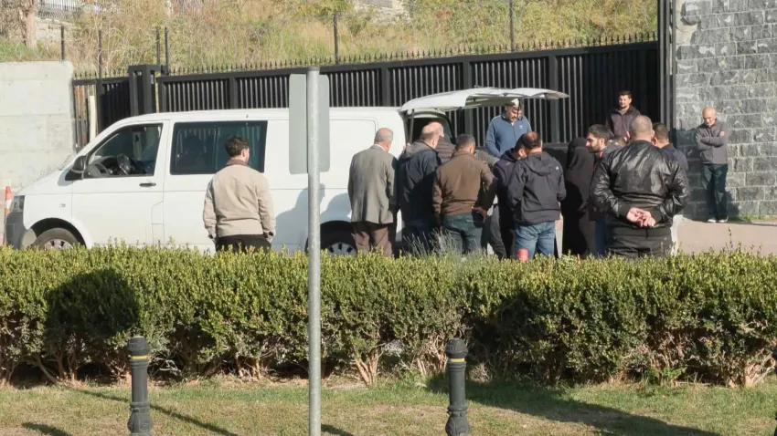 Otomobil, skuter kullanan 12 yaşındaki çocuğa çarptı: Küçük Mesna hayatını kaybetti haberinin görseli