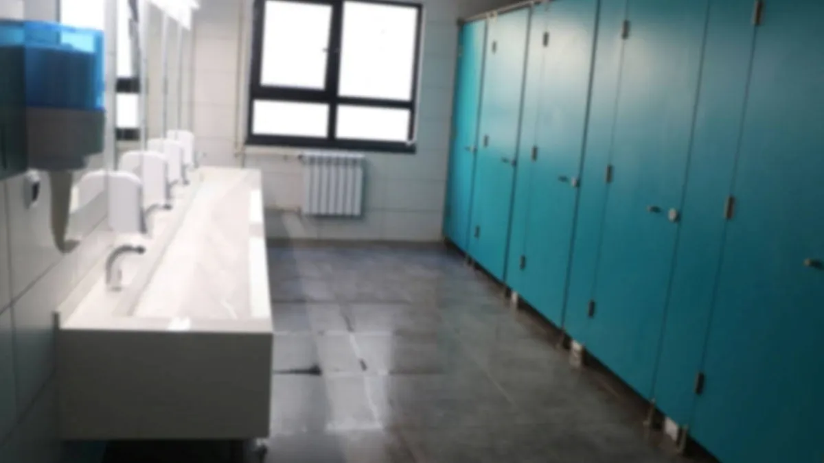 Adana’da kolej skandalı: Tuvaletlere gizli kamera yerleştiren öğretmen tutuklandı haberinin görseli