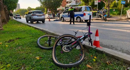 Adana’da ölümlü kaza: Bisikletli çocuğu çarpıp kaçmıştı! Sürücü teslim oldu
