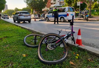 Adana’da ölümlü kaza: Bisikletli çocuğu çarpıp kaçmıştı! Sürücü teslim oldu