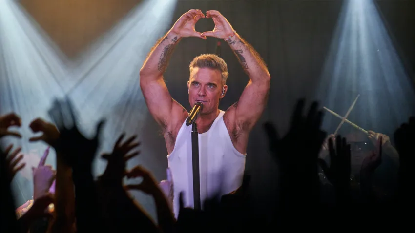 Az daha kör kalıyordu! Robbie Williams zayıflama iğneleri nedeniyle görme kaybı yaşadı haberinin görseli