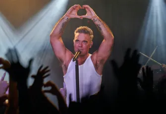 Az daha kör kalıyordu! Robbie Williams zayıflama iğneleri nedeniyle görme kaybı yaşadı