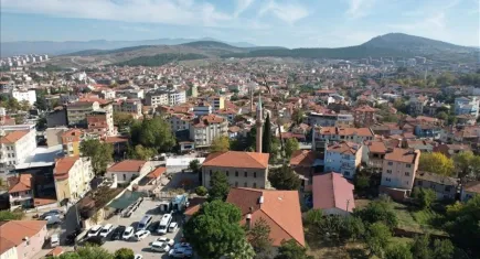 Balıkesir’de yüksek katlı binalarda traşlama ve kat düşürme çalışması başlatıldı