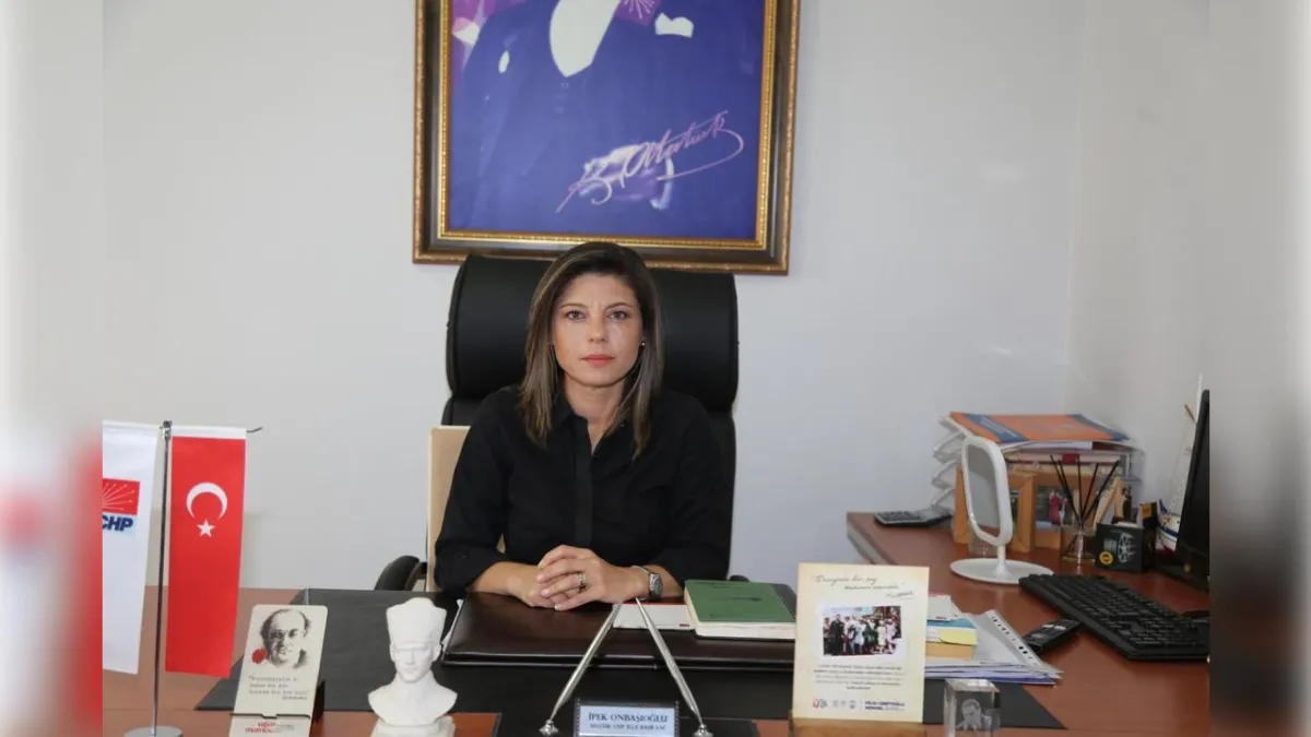 CHP İlçe Başkanı İpek Onbaşıoğlu: Doymadınız ama teslim olmayacağız haberinin görseli