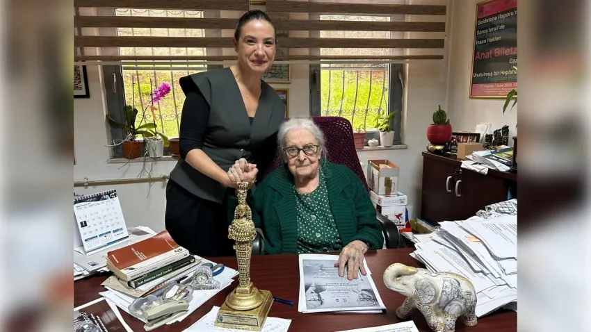 Efes Selçuk Belediyesi’nden Prof. Dr. İoanna Kuçuradi’ye prestijli onur ödülü