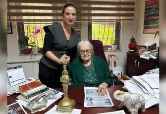 Efes Selçuk Belediyesi’nden Prof. Dr. İoanna Kuçuradi’ye prestijli onur ödülü