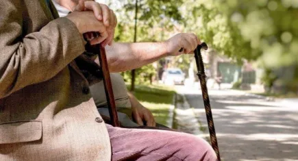 Emeklilikte kritik uyarı: 2025 mi daha avantajlı, 2026 mı? Kıdem tazminatında 100 bin TL’yi aşan fark!