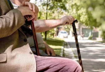 Emeklilikte kritik uyarı: 2025 mi daha avantajlı, 2026 mı? Kıdem tazminatında 100 bin TL’yi aşan fark!