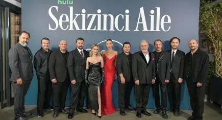 Hazal Kaya ile Melisa Döngel arasında yer kavgası yaşandı