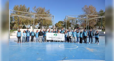 İzmirli gönüllüler doğa için el ele verdi: Yörük Ali Efe Parkı temizlendi