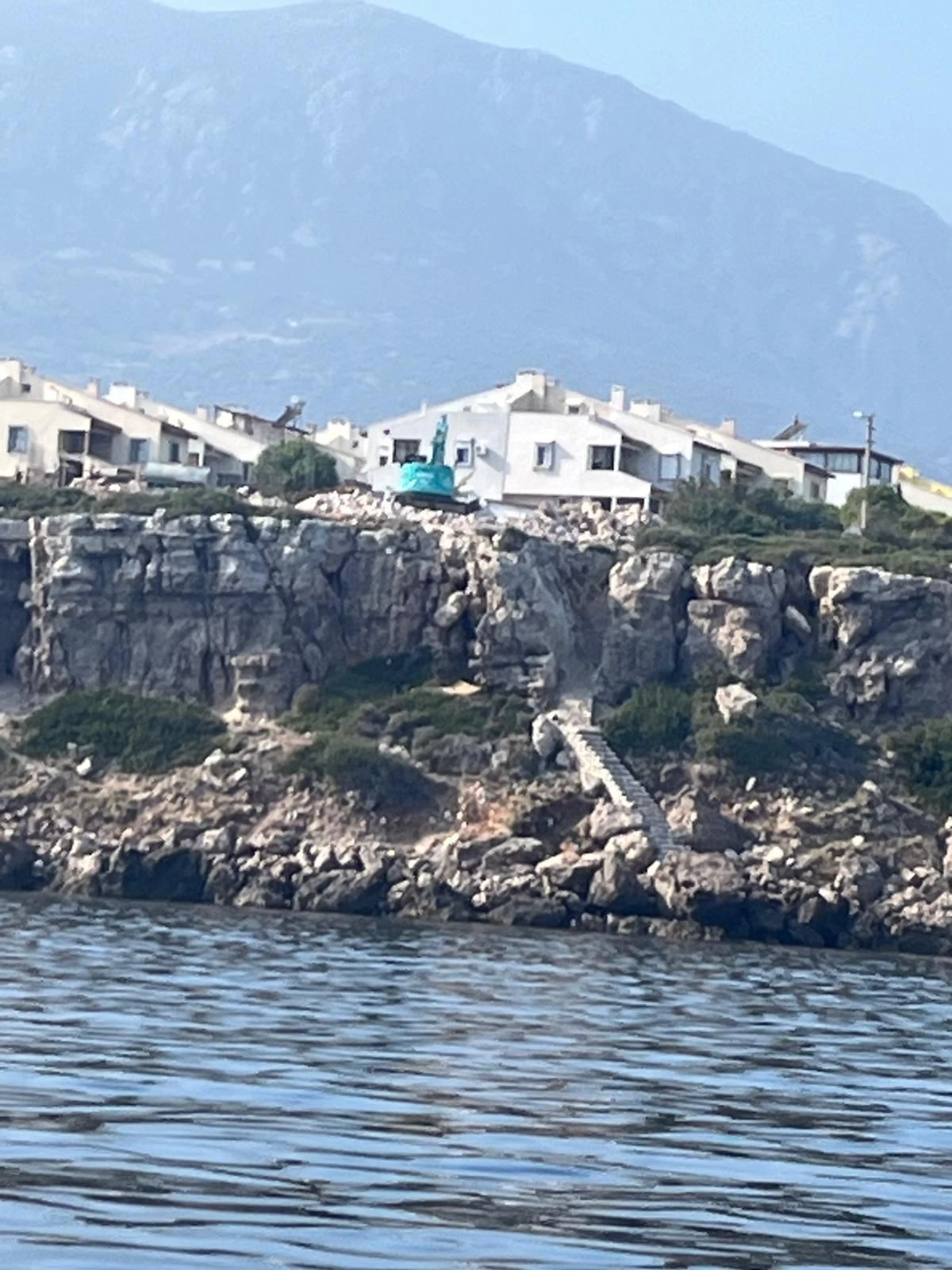Karaburun Saipaltı’nda Kıyı Tahribatı: Akdeniz Foku Habitatı Tehlikede başlıklı video haberin görseli