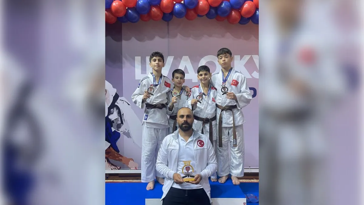 Karşıyaka’nın judo gururu Belgrad’dan 4 madalya ile döndü haberinin görseli