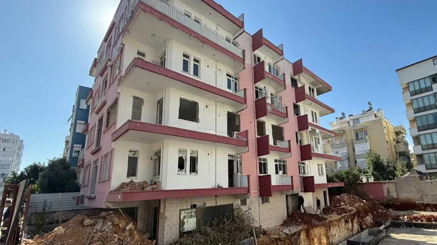  Metruk binada yangın faciası: Erkek cesedi bulundu! haberinin görseli