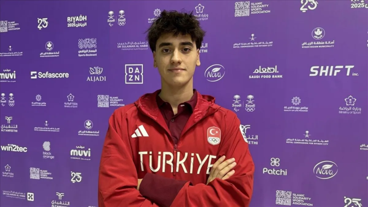 Milli Yüzücü Kuzey Tunçelli, Teksas Üniversitesi takımına girdi haberinin görseli