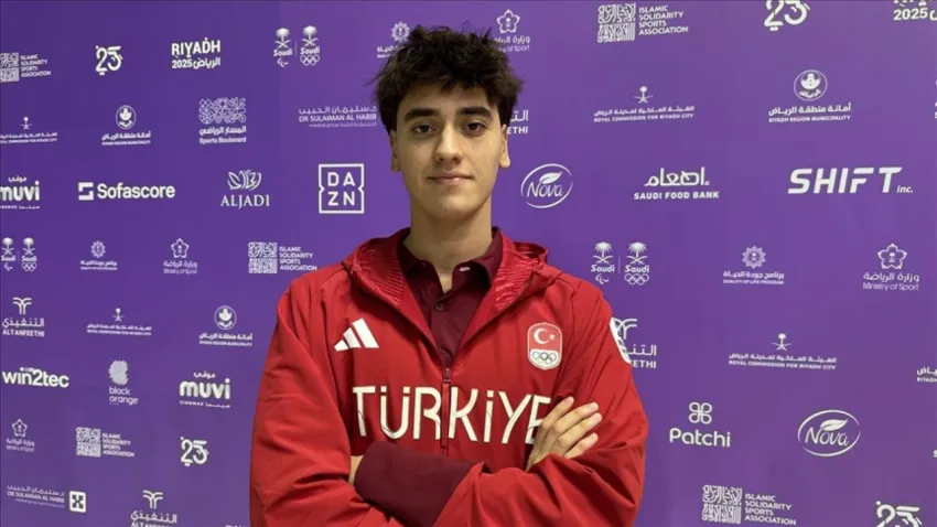 Milli Yüzücü Kuzey Tunçelli, Teksas Üniversitesi takımına girdi haberinin görseli