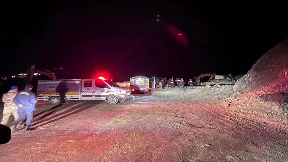 Sivas’ta demir madeninde göçük: Şantiye müdürü enkaz altında haberinin görseli