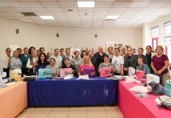 Bucalı kadınların el emeği gençlere umut oldu: Çanta atölyesinden eğitime destek