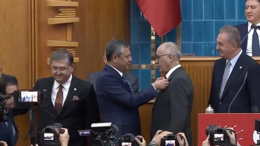 Gelecek Partisi'nden istifa etmişti, CHP'ye katıldı!