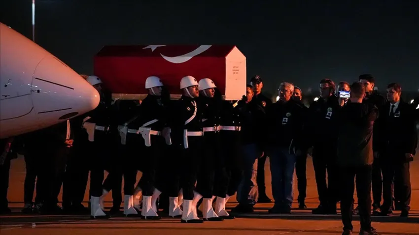 Hırvatistan’da düşen yangın uçağının şehidi Hasan Bahar’ın cenazesi İstanbul’a getirildi haberinin görseli