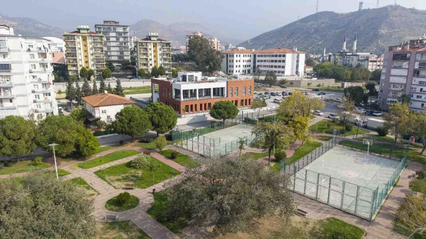 Karşıyaka'da Zübeyde Hanım Sosyal Tesisi yarın açılıyor