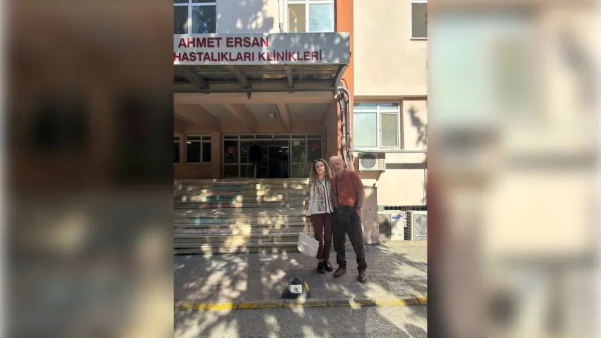 Kızının desteğiyle kanseri yenen adam trafikte çıkan kavgada can verdi haberinin görseli