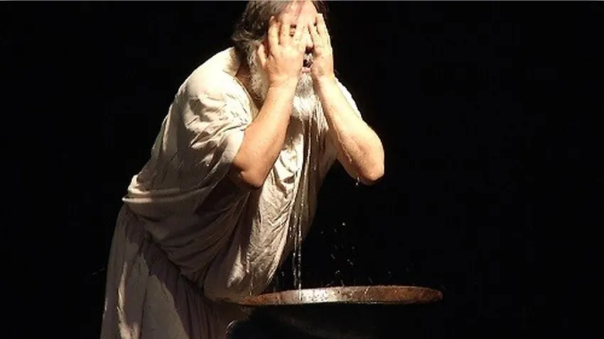 Sokrates’in Savunması Konak Halk Sahnesi’nde