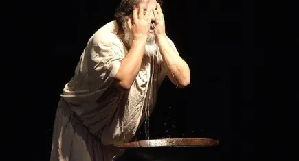 Sokrates’in Savunması Konak Halk Sahnesi’nde