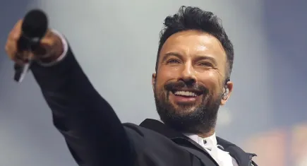 Tarkan yıllar sonra sahnede: Megastar İstanbul konserlerinin tarihini açıkladı