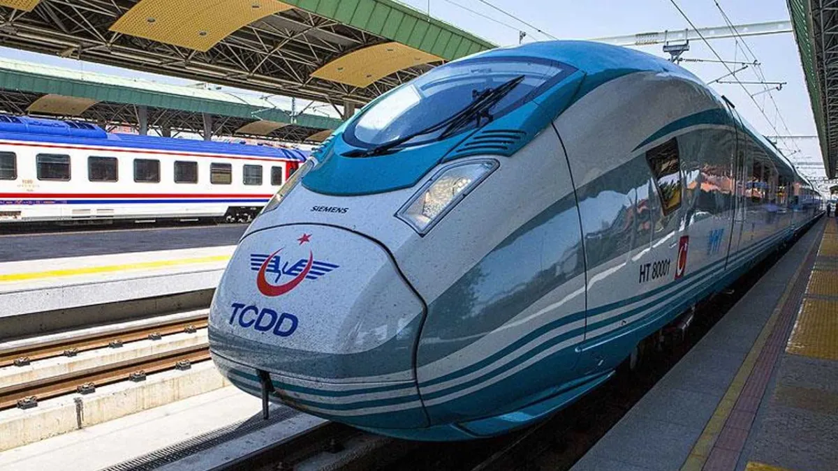 Tren biletlerinde öğretmenlere yüzde 50 indirim haberinin görseli