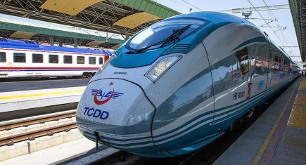 Tren biletlerinde öğretmenlere yüzde 50 indirim