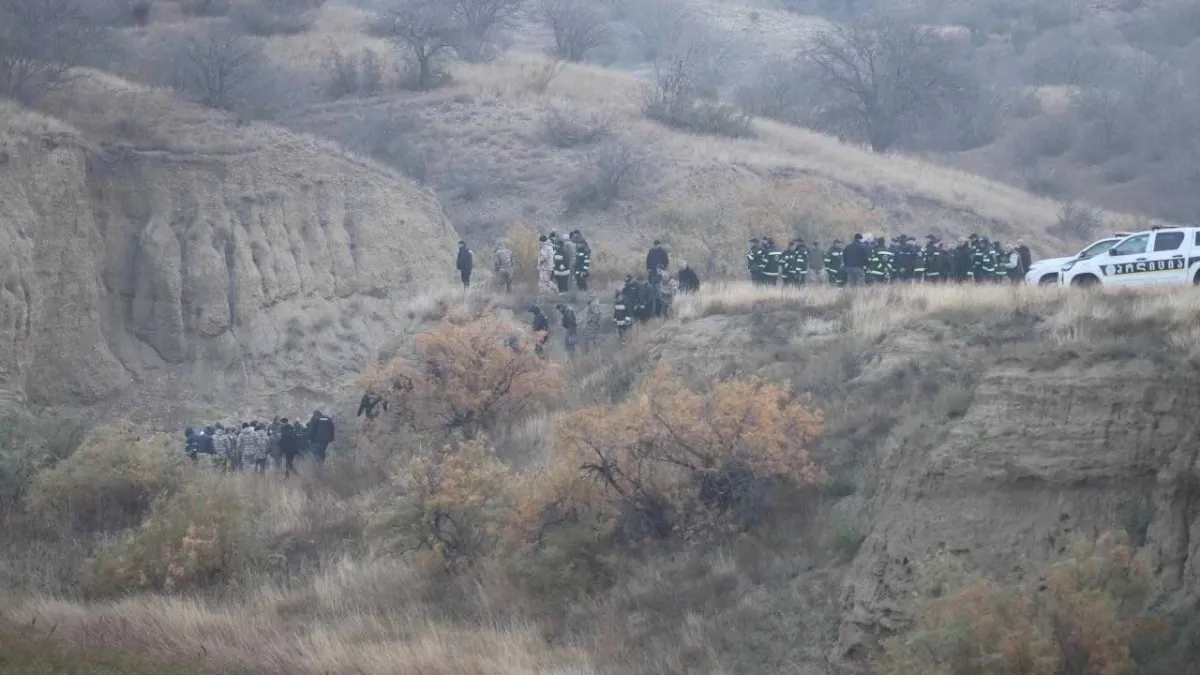 20 şehitin olduğu askeri uçağın enkazı Türkiye'ye getirildi! haberinin görseli
