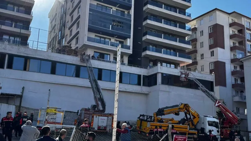  7 katlı binada yangın paniği: 29 kişi dumandan etkilendi haberinin görseli