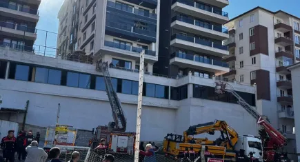  7 katlı binada yangın paniği: 29 kişi dumandan etkilendi