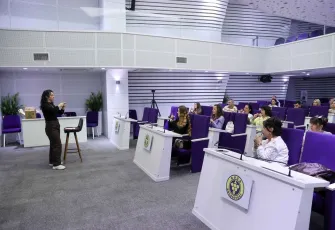 Buca Belediyesi'nden  personeline işaret dili eğitimi