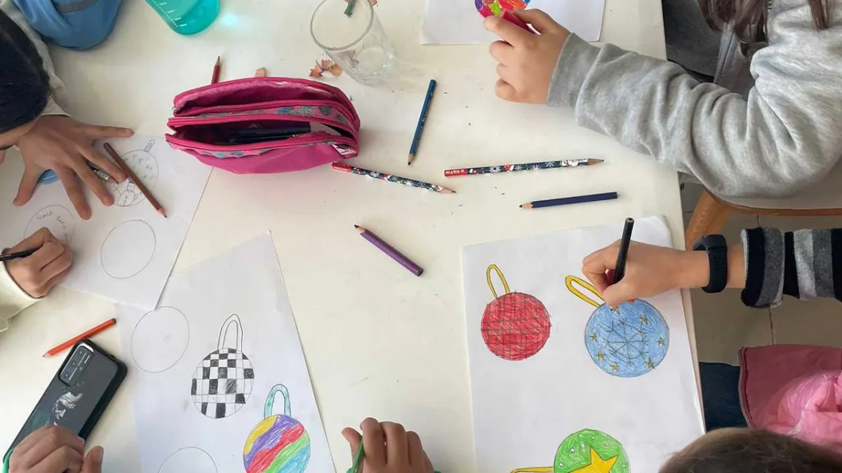 Her Yer Çocuk Derneği’nden 20 Kasım sergisi: Okulda Çocuk Olma(k) haberinin görseli