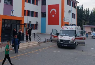 İzmir’de yangın tüpü paniği: 15 öğrenci kimyasal tozdan etkilendi