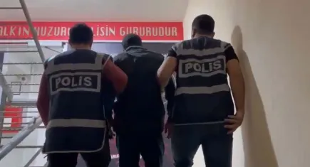 İzmir haber: Hapis cezası bulunan firari, tavuk kümesinde yakalandı