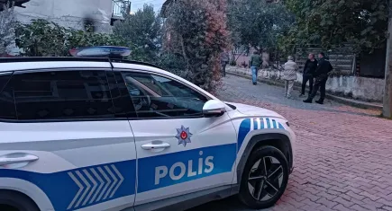 İzmir haber: Kanser hastası baba engelli kızını pompalı tüfekle öldürüp, intihar etti