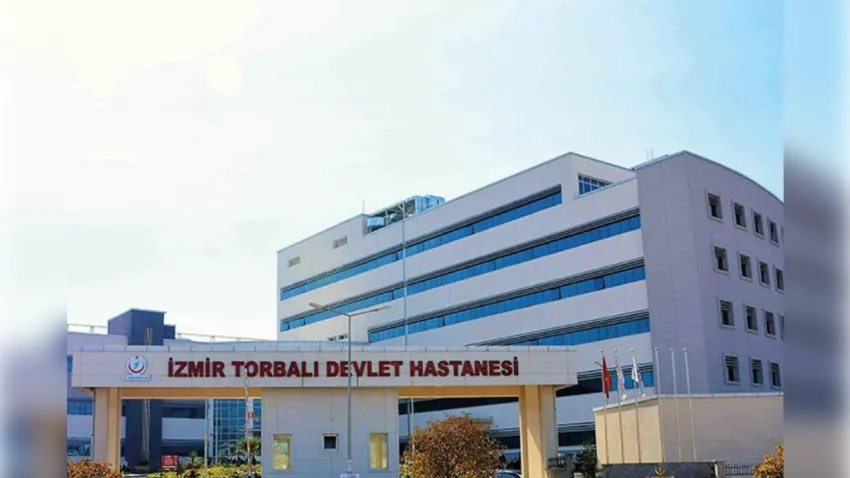 İzmir haber: Torbalı'da  park halindeki tıra çarpan kardeşler hastanelik oldu
