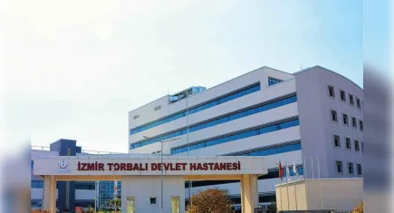 İzmir haber: Torbalı'da  park halindeki tıra çarpan kardeşler hastanelik oldu