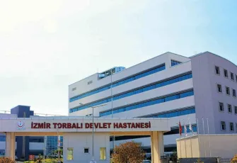İzmir haber: Torbalı'da  park halindeki tıra çarpan kardeşler hastanelik oldu