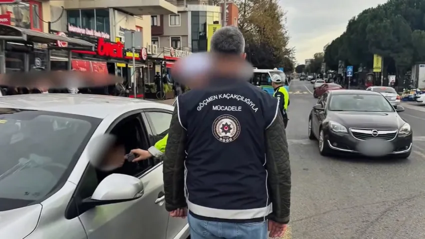81 ilde denetim: Göçmen kaçakçılarına fırsat yok! 9’u yabancı uyruklu 29 organizatör yakalandı haberinin görseli